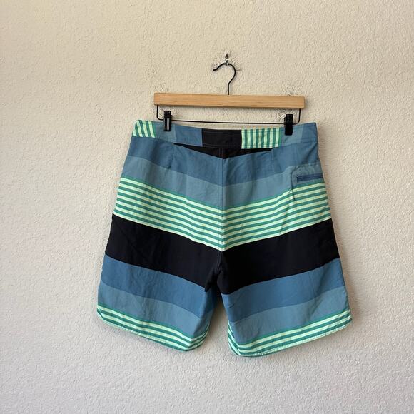 PATAGONIA Wavefarer Shorts Pigeon Blue Striped Surfing Boardshorts - Picture 2 of 10
